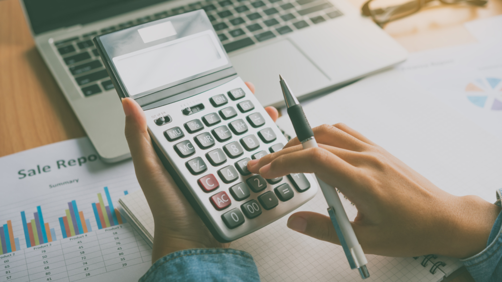 Boosting Your SME’s Success: The Power of Professional Accounting Services - Makro Accounting, Bookkeeping, CFO, sales tax, ecommerce accountant, IT Accountant