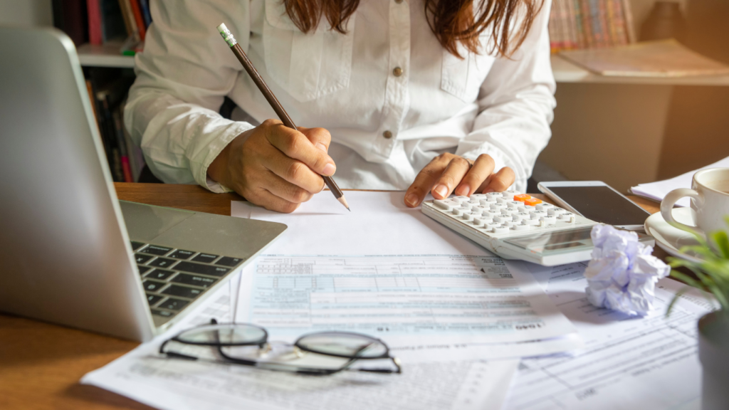 Accounting Tips for Nail Businesses: Mastering Your Salon's Finances - Makro Accounting, Bookkeeping, CFO, sales tax, ecommerce accountant, IT Accountant