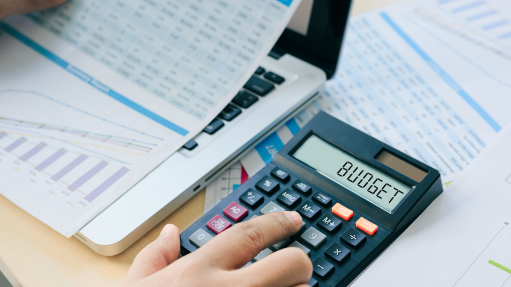 Top Summer Accounting Tips for Businesses in 2024 - Makro Accounting, Bookkeeping, CFO, sales tax, ecommerce accountant, IT Accountant